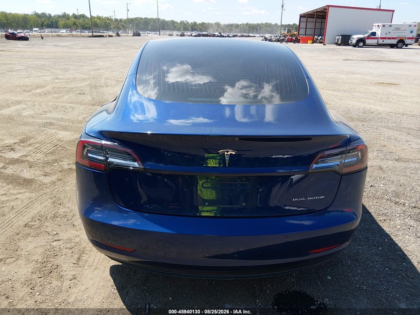 TESLA MODEL 3 - zdjęcie 16