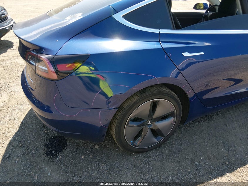 TESLA MODEL 3 - zdjęcie 6