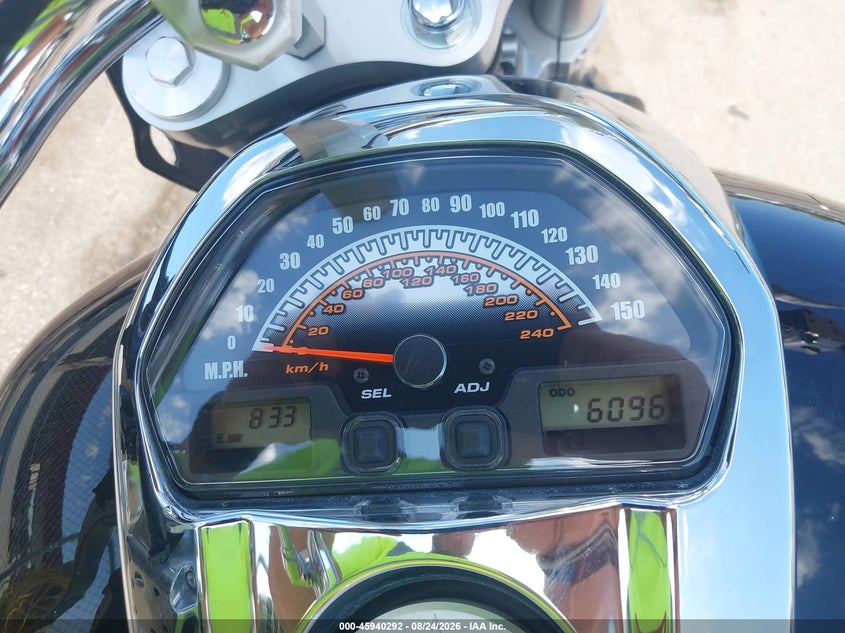 2011 SUZUKI VZR1800 auction photo 7