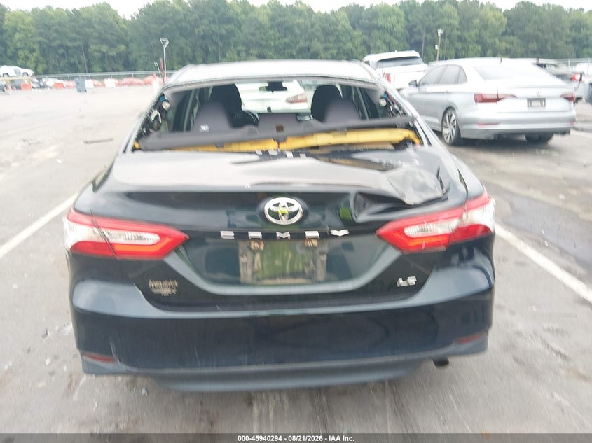 TOYOTA CAMRY - zdjęcie 17