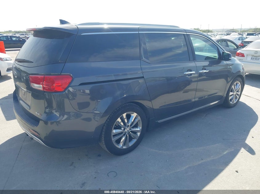 2016 KIA SEDONA auction photo 4