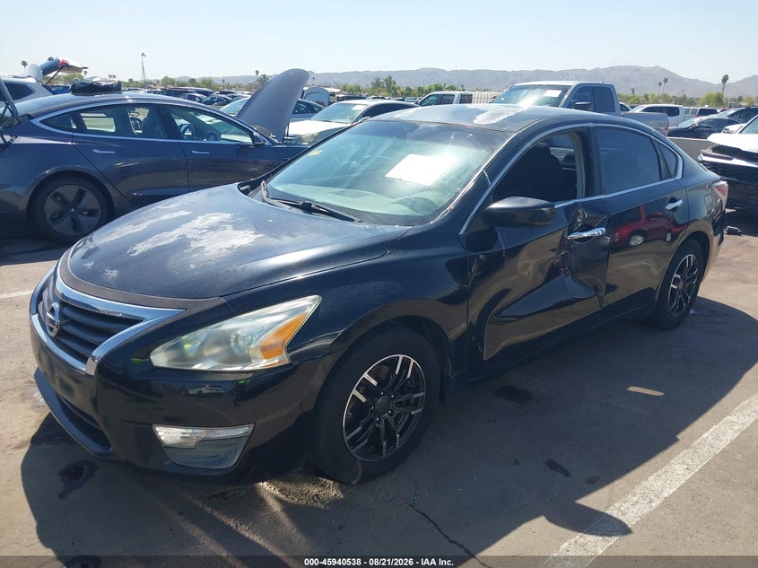 2013 Nissan Altima, Left Side, IAAI, VIN 1N4AL3AP4DN571806 — photo 2