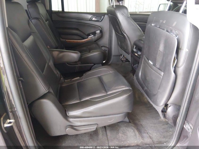 CHEVROLET SUBURBAN - zdjęcie 8
