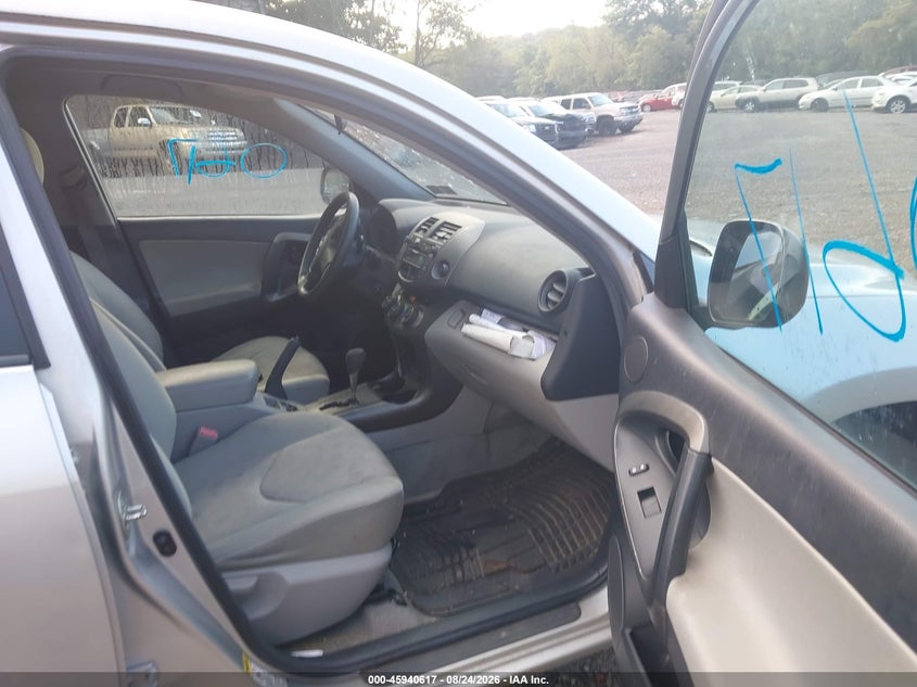 2011 TOYOTA RAV4 auction photo 5
