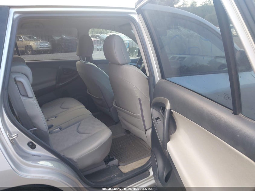 2011 TOYOTA RAV4 auction photo 8