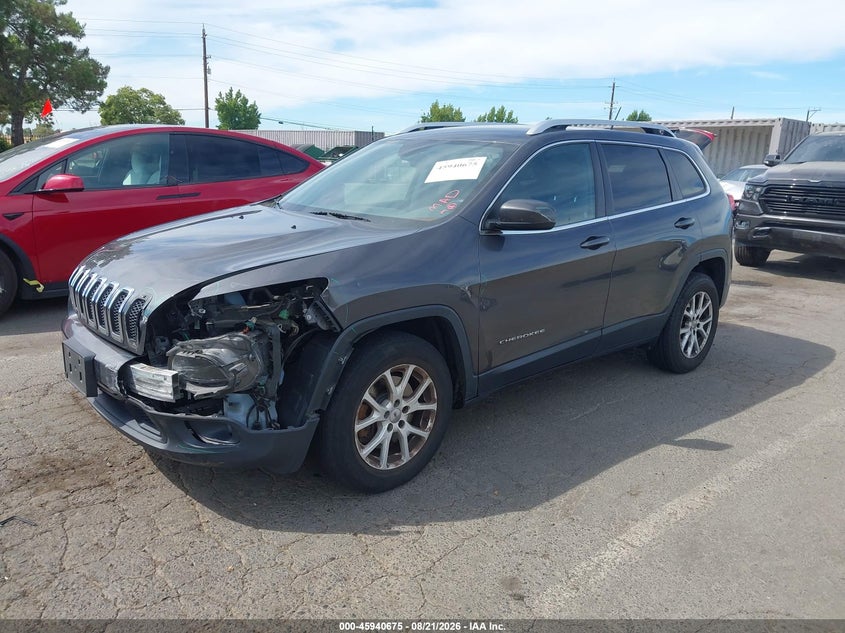 2016 Jeep Cherokee, Left Front, IAAI, VIN 1C4PJMCB5GW316369 — photo 2