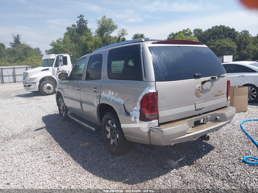 2005 CADILLAC ESCALADE auction photo 3