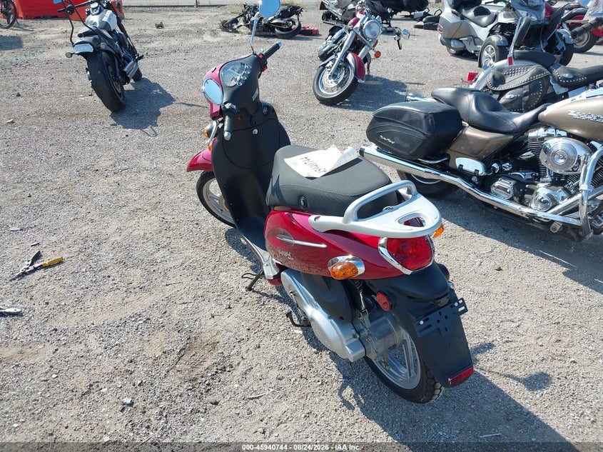 2010 KYMCO USA INC PEOPLE auction photo 3