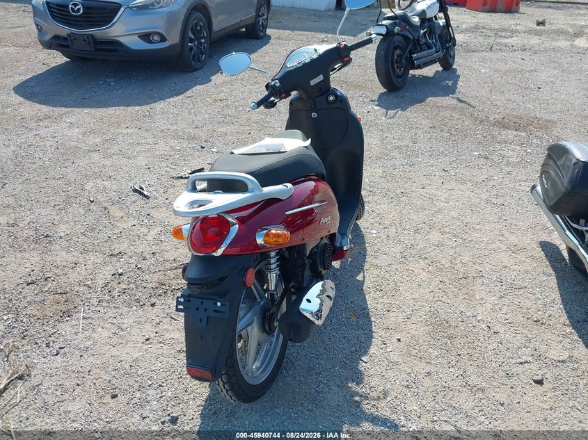 2010 KYMCO USA INC PEOPLE auction photo 4
