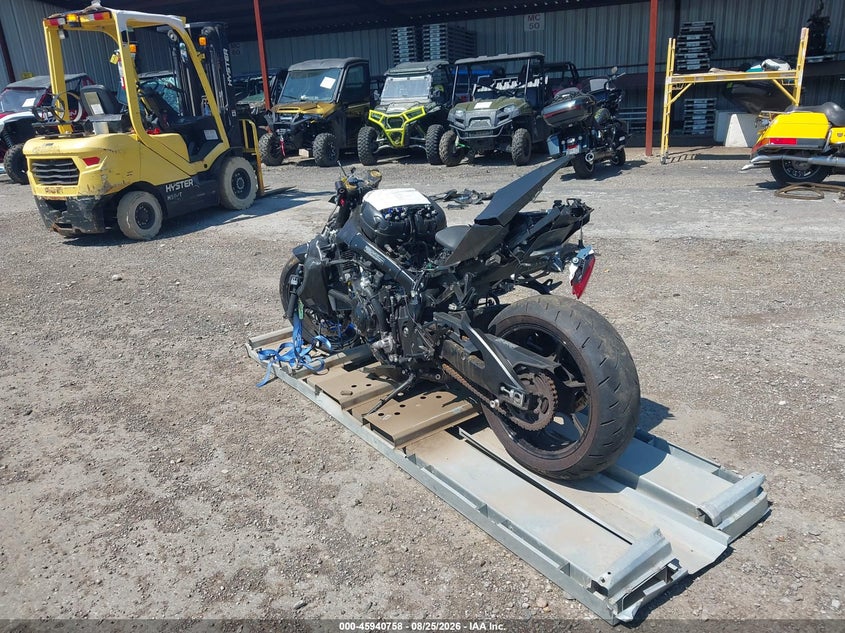 SUZUKI GSX-R1000 2021