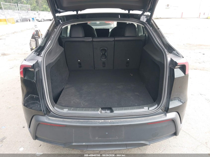 TESLA MODEL Y 2026 VIN 7SAYGDEE8TA650436