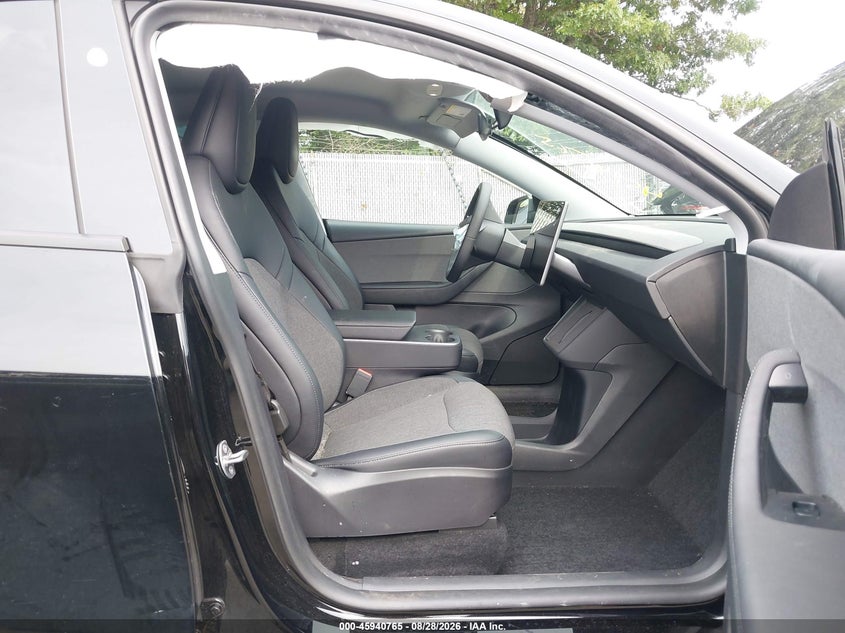 TESLA MODEL Y 2026 VIN 7SAYGDEE8TA650436