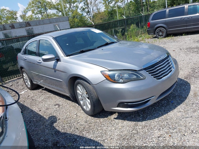 2013 CHRYSLER 200 auction photo 1