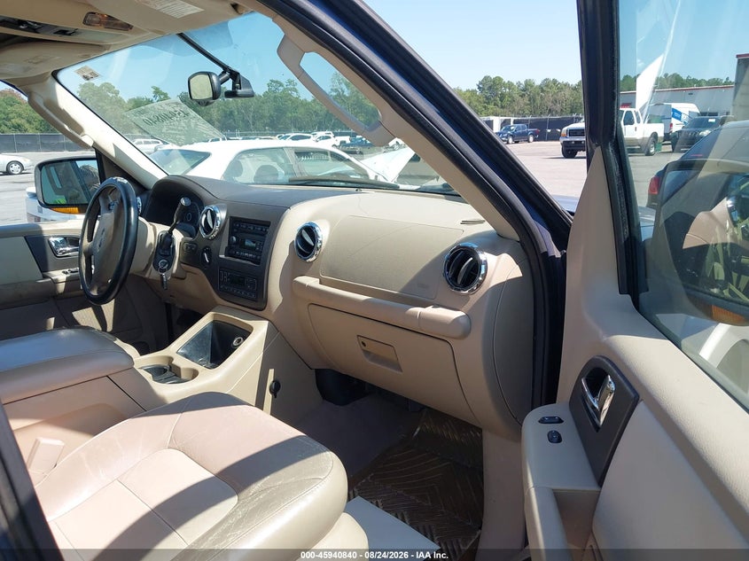 2005 FORD EXPEDITION auction photo 5