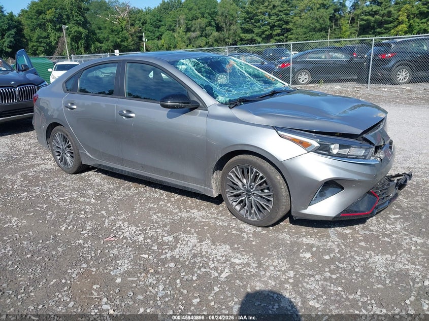 Vin: 3kpf54ad7ne499382, lot: 46440070, kia forte gt-line 2022 img_1