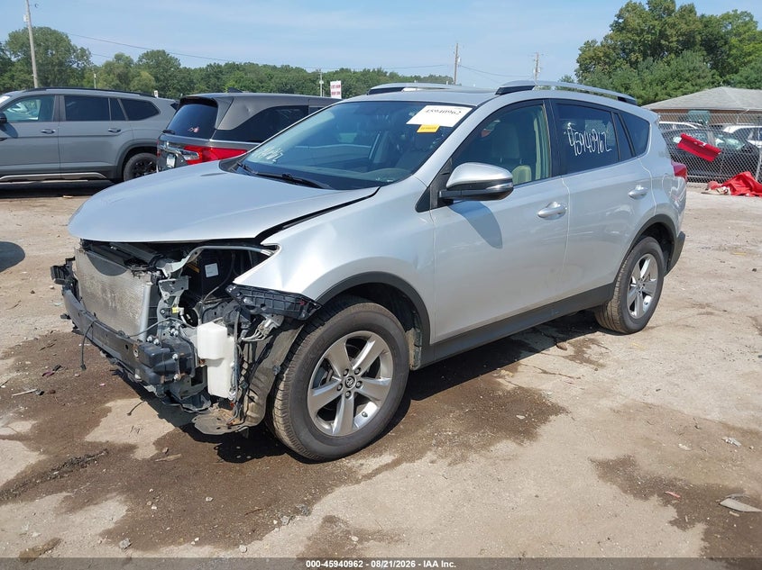 2015 Toyota RAV 4, Front End, IAAI, VIN JTMRFREVXFJ024386 — photo 2