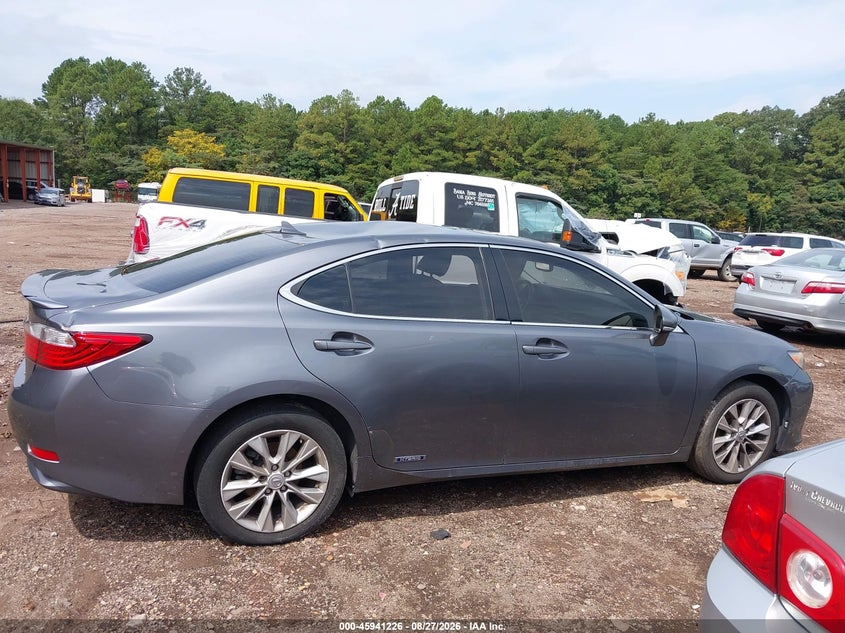 2013 LEXUS ES 300H · Фото 13
