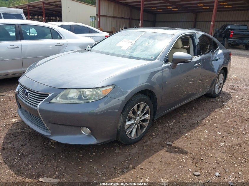 2013 LEXUS ES 300H · Фото 2