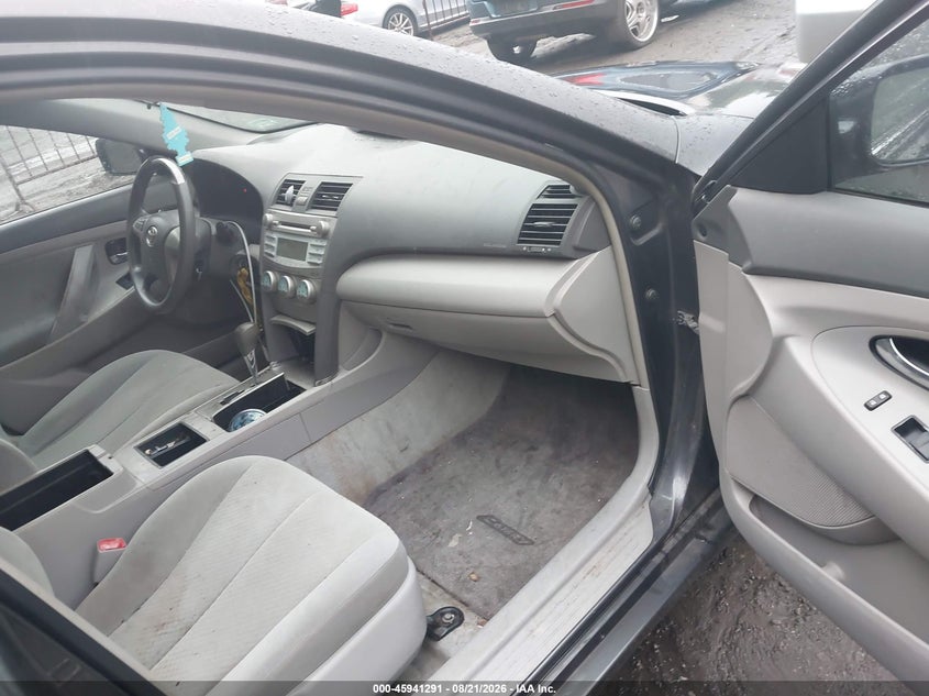 2009 TOYOTA CAMRY auction photo 5