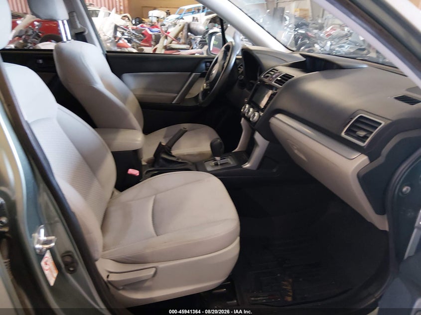 2016 SUBARU FORESTER auction photo 5