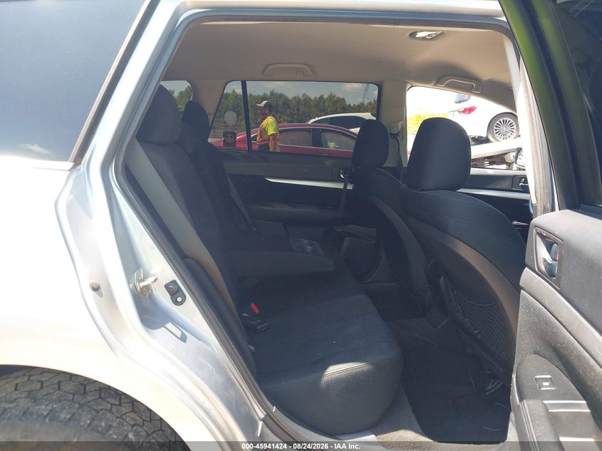 2014 SUBARU OUTBACK auction photo 8