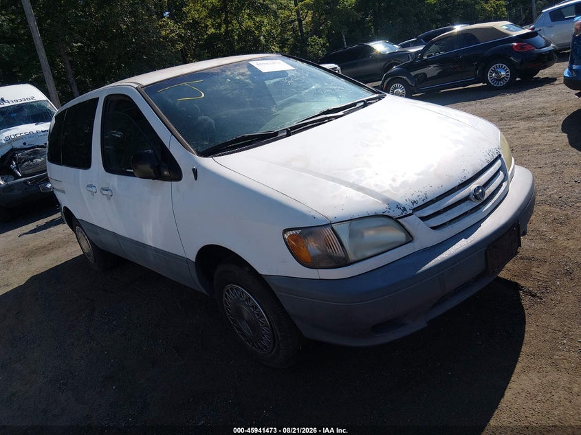 2002 TOYOTA SIENNA auction photo 1