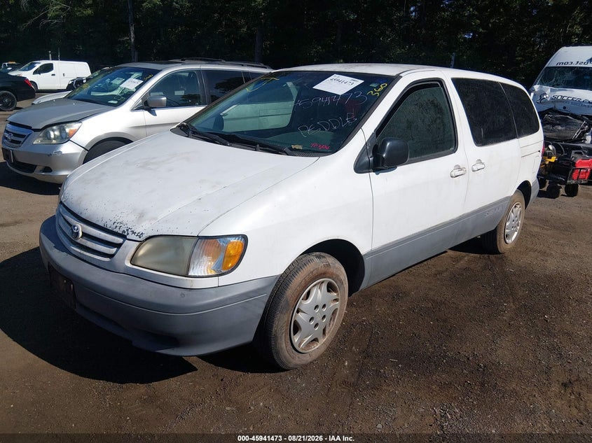 2002 TOYOTA SIENNA auction photo 2