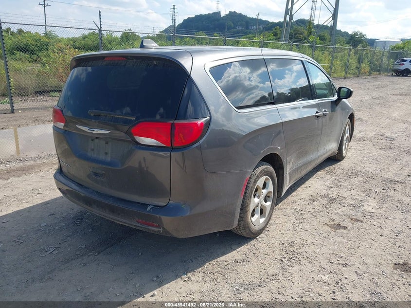 2017 CHRYSLER PACIFICA auction photo 4