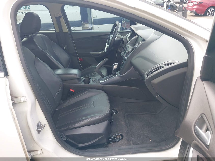 2014 FORD FOCUS auction photo 5