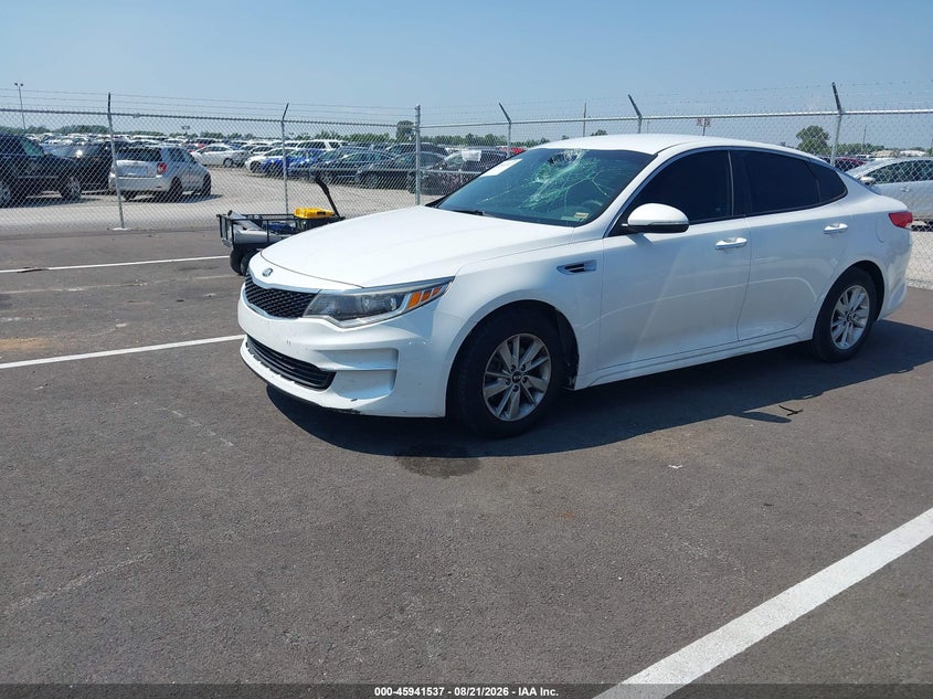 2018 Kia Optima, Right Side, IAAI, VIN 5XXGT4L34JG244902 — photo 2