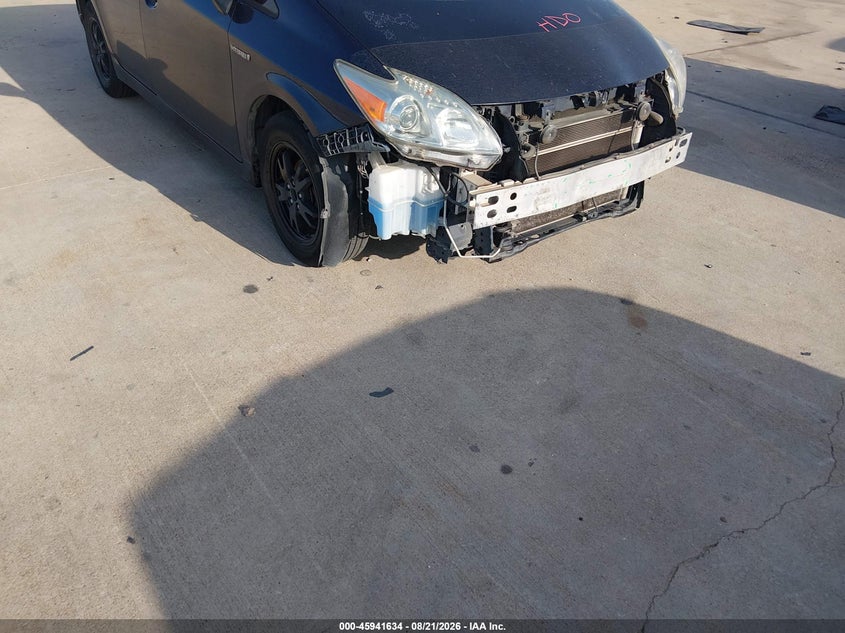 2013 TOYOTA PRIUS auction photo 6