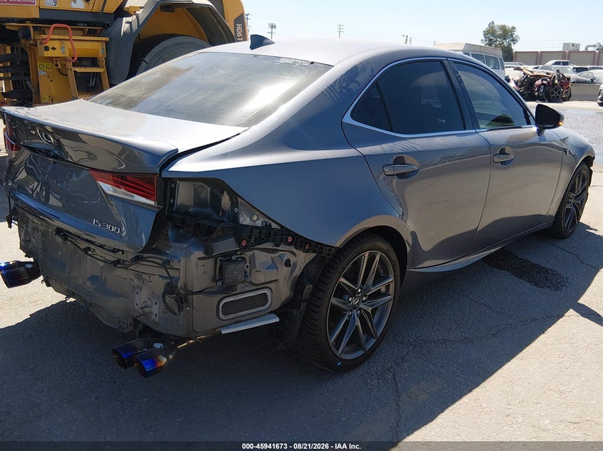 2018 LEXUS IS 300 — zdjęcie 4