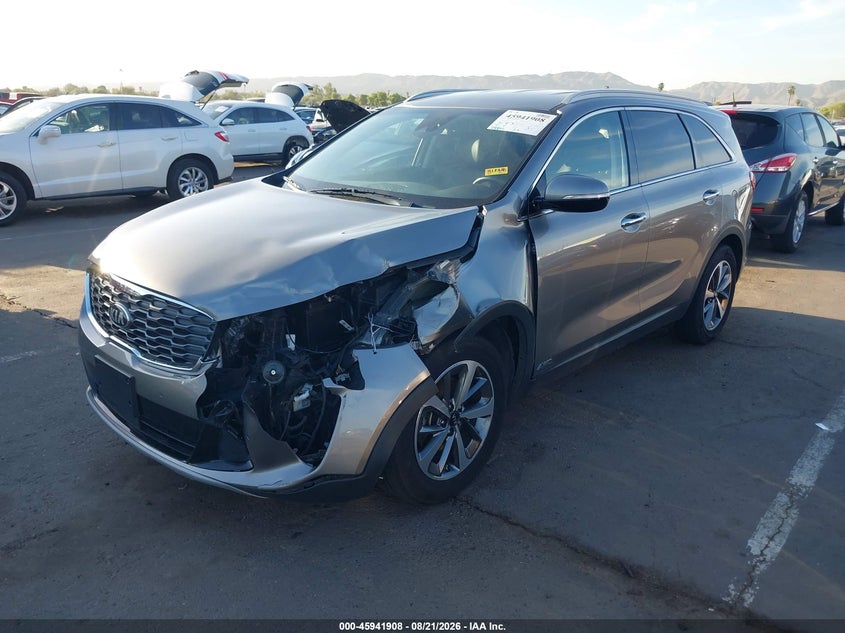 Фото 2 - KIA SORENTO