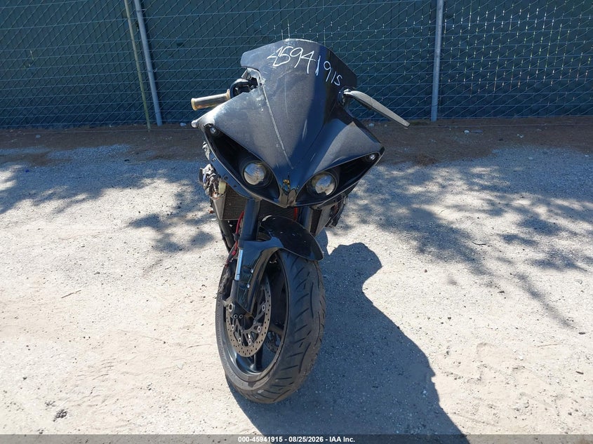2011 YAMAHA YZFR1 auction photo 5