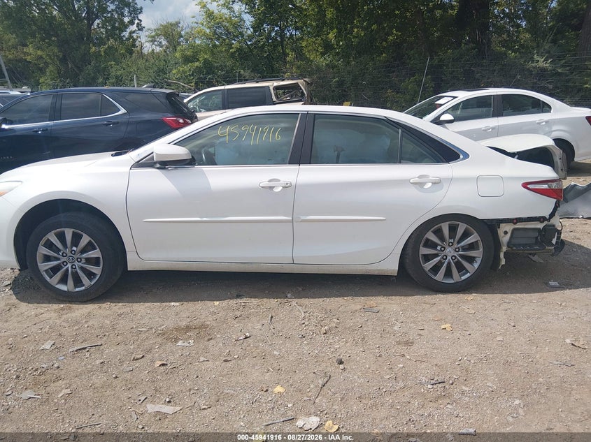 TOYOTA CAMRY - zdjęcie 15