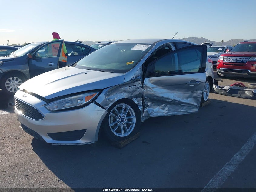 2018 Ford Focus, Left Side, IAAI, VIN 1FADP3K29JL303037 — photo 2