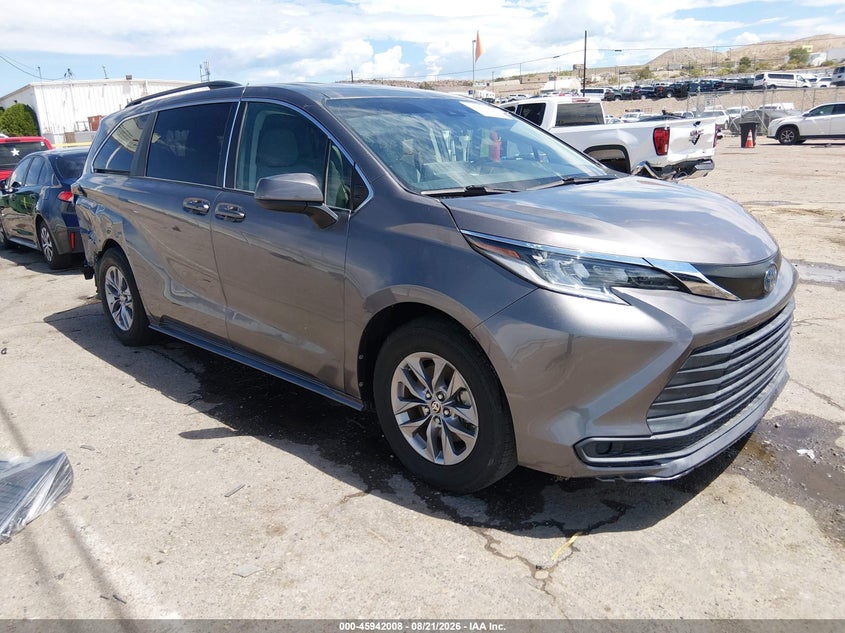 TOYOTA SIENNA - zdjęcie 1