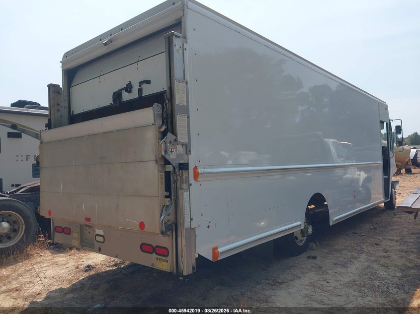 2016 FORD F-59 COMMERCIAL STRIPPED auction photo 4