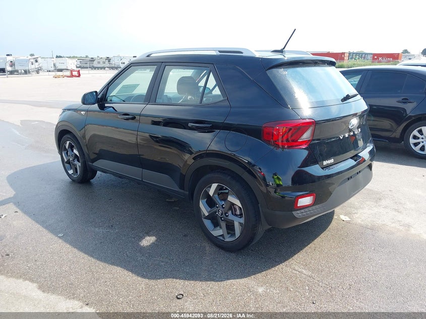 2024 HYUNDAI VENUE auction photo 3