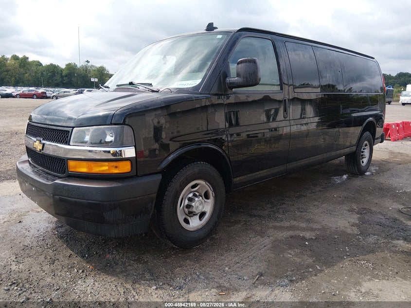 2019 Chevrolet Express, Normal Wear & Tear, IAAI, VIN 1GAZGNFG5K1352601 — photo 2