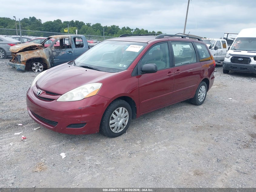 2007 TOYOTA SIENNA auction photo 2
