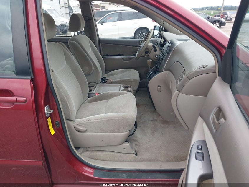 2007 TOYOTA SIENNA auction photo 5