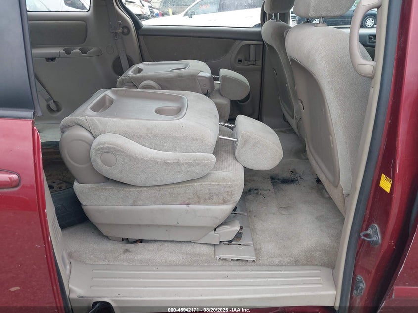 2007 TOYOTA SIENNA auction photo 8