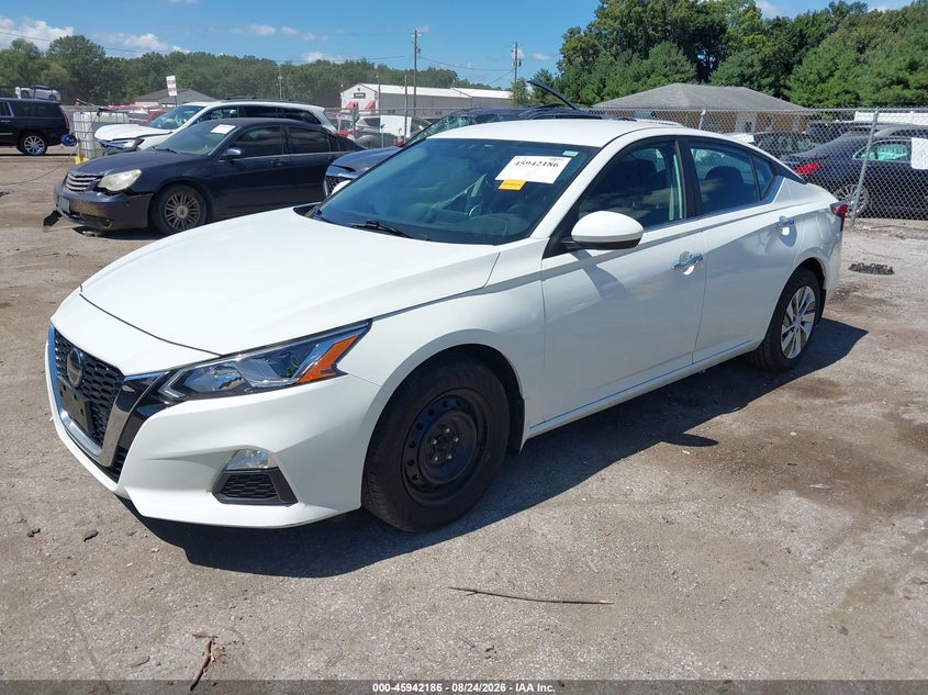 2019 Nissan Altima, Right Side, IAAI, VIN 1N4BL4BW4KC218118 — photo 2