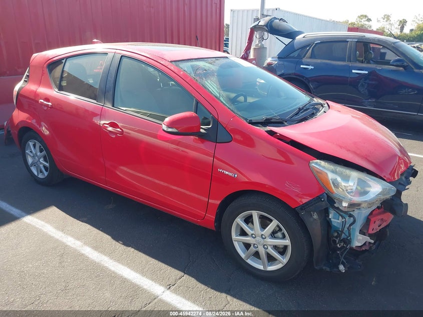 2015 TOYOTA PRIUS C auction photo 1