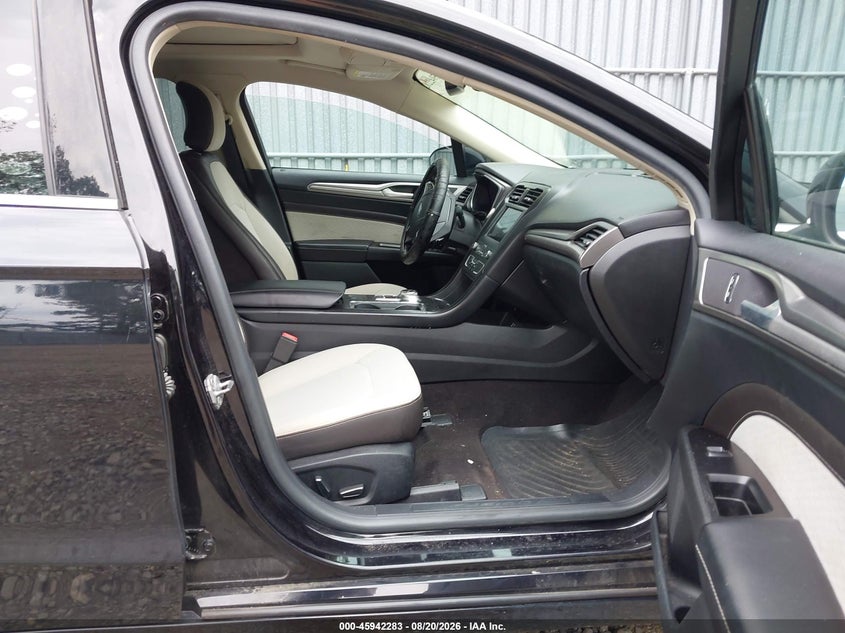 2019 FORD FUSION auction photo 5