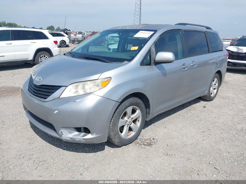 2011 Toyota Sienna, Right Side, IAAI, VIN 5TDKK3DCXBS078729 — photo 2