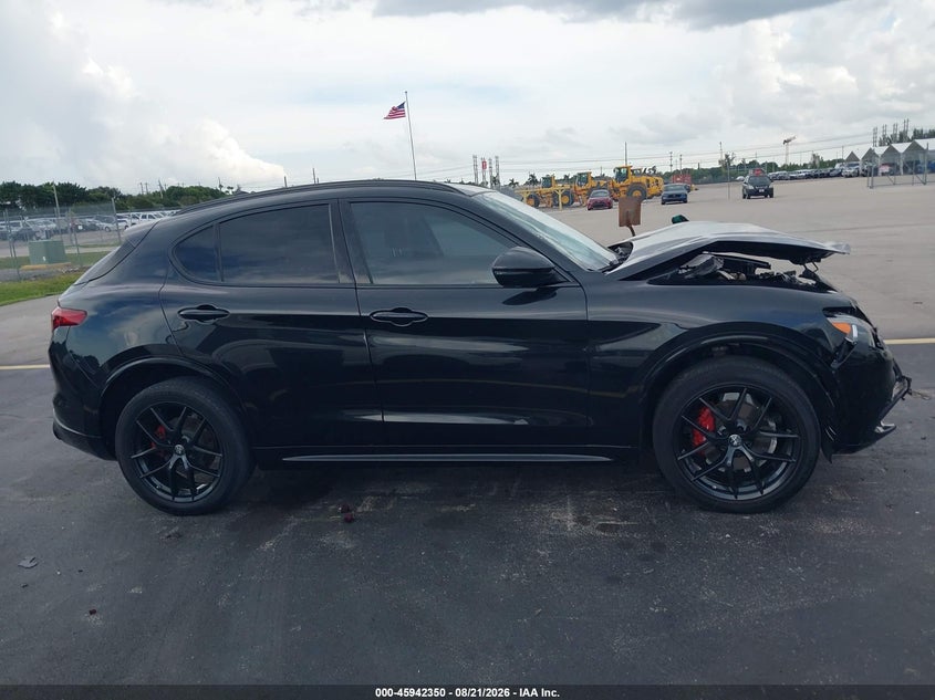 2020 ALFA ROMEO STELVIO TI AWD · Фото 13