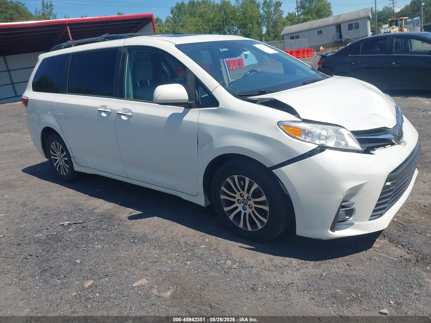 TOYOTA SIENNA - zdjęcie 1