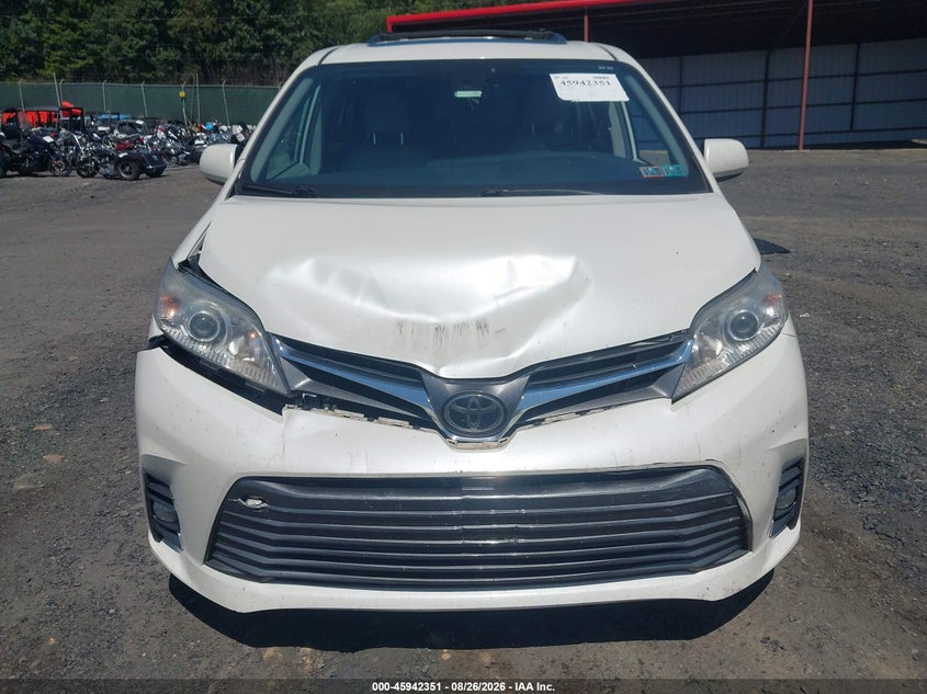 TOYOTA SIENNA - zdjęcie 12